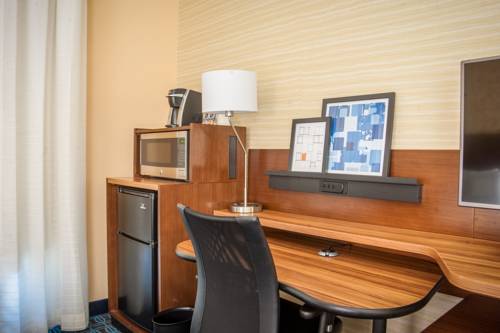 Imagen de la habitación del Hotel Fairfield Inn & Suites Akron South. Foto 5