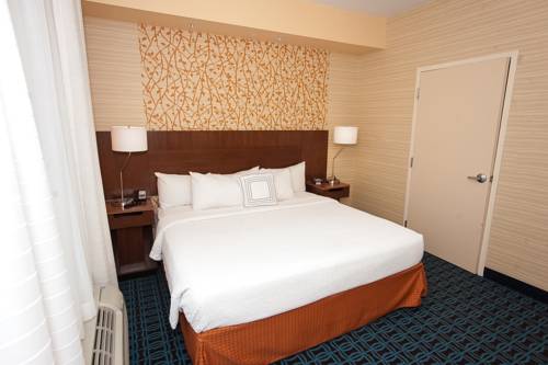 Imagen de la habitación del Hotel Fairfield Inn & Suites Akron South. Foto 7
