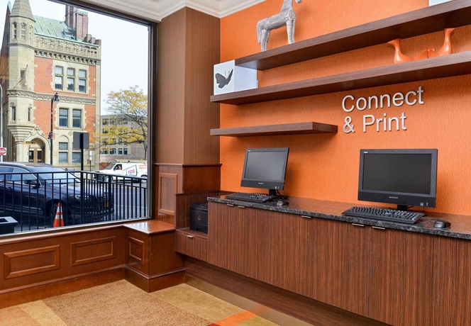 Imagen de los interiores del Hotel Fairfield Inn & Suites Albany Downtown. Foto 9