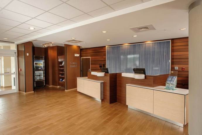 Imagen de los interiores del Hotel Fairfield Inn & Suites Athens. Foto 7