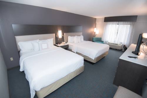 Imagen de la habitación del Hotel Fairfield Inn & Suites Atlanta Airport North. Foto 12
