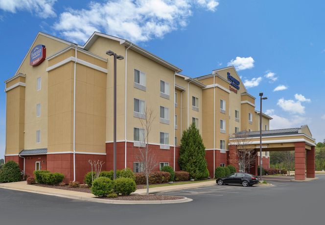 Imagen del bar/restaurante del Hotel Fairfield Inn & Suites Birmingham Bessemer. Foto 3