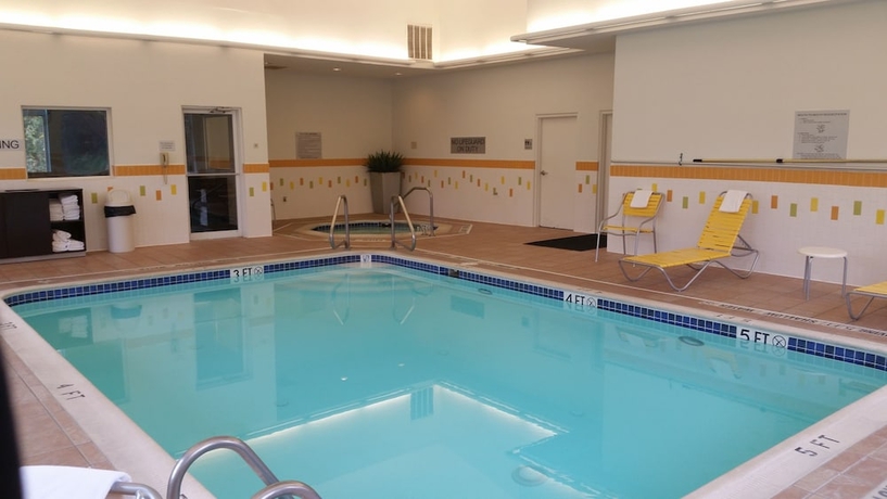 Imagen de la piscina del Hotel Fairfield Inn & Suites Butler. Foto 19