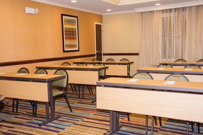 Imagen de los interiores del Hotel Fairfield Inn & Suites Butler. Foto 17