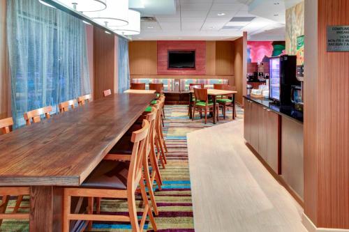 Imagen general del Hotel Fairfield Inn & Suites By Marriott Atlanta Alphare. Foto 8