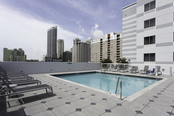 Imagen general del Hotel Fairfield Inn & Suites By Marriott Fort Lauderdale. Foto 2