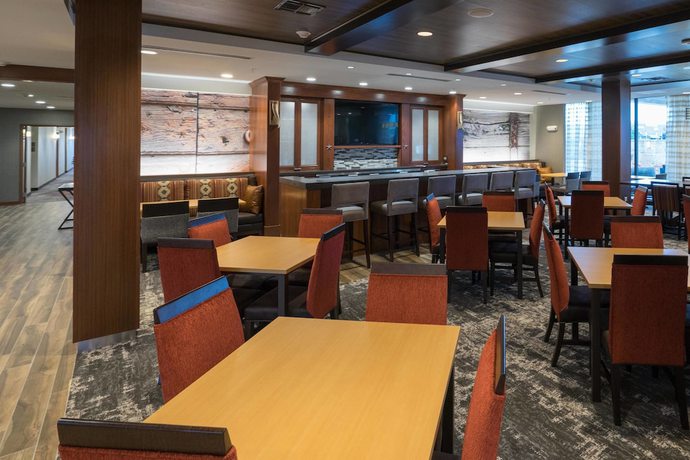 Imagen del bar/restaurante del Hotel Fairfield Inn & Suites By Marriott Lubbock Southwest. Foto 6