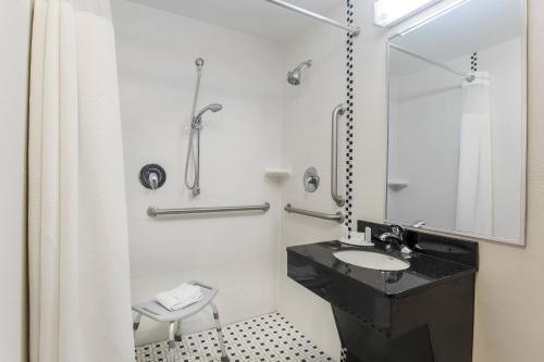 Imagen general del Hotel Fairfield Inn & Suites By Marriott Mahwah. Foto 4