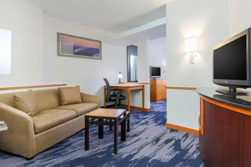 Imagen general del Hotel Fairfield Inn & Suites By Marriott Mahwah. Foto 6