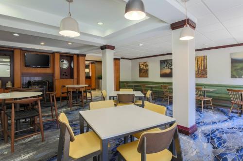 Imagen general del Hotel Fairfield Inn & Suites By Marriott Mahwah. Foto 11