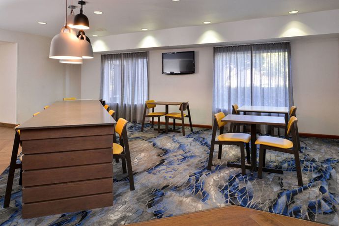 Imagen del bar/restaurante del Hotel Fairfield Inn & Suites By Marriott Ocala. Foto 5