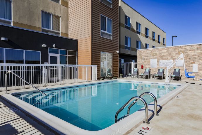 Imagen de la piscina del Hotel Fairfield Inn & Suites By Marriott Pecos. Foto 20