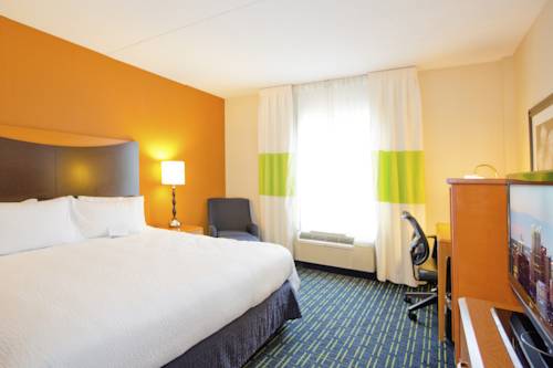 Imagen de la habitación del Hotel Fairfield Inn & Suites By Marriott Pittsburgh New Stanton. Foto 3