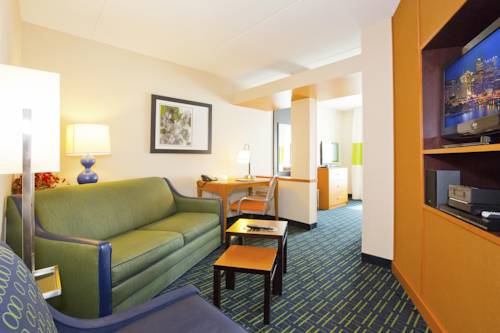 Imagen de la habitación del Hotel Fairfield Inn & Suites By Marriott Pittsburgh New Stanton. Foto 7