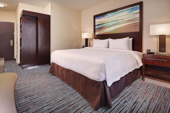 Imagen de la habitación del Hotel Fairfield Inn & Suites By Marriott San Diego Carls. Foto 3