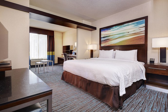 Imagen de la habitación del Hotel Fairfield Inn & Suites By Marriott San Diego Carls. Foto 9
