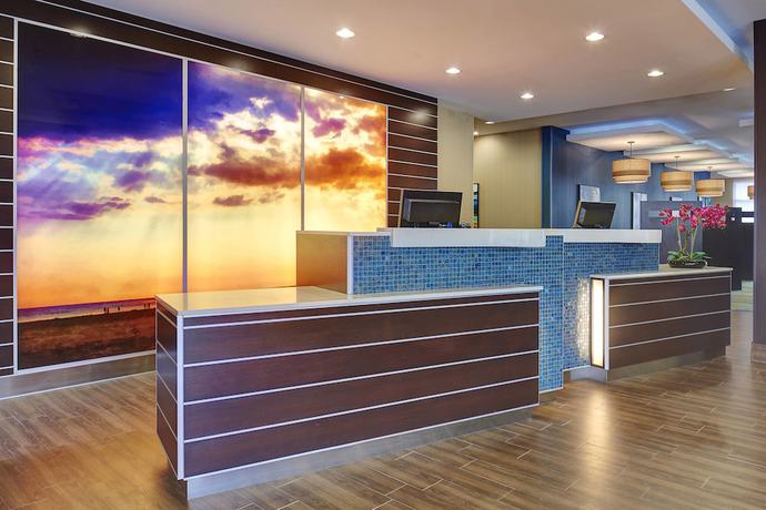 Imagen de los interiores del Hotel Fairfield Inn & Suites By Marriott San Diego Carls. Foto 18