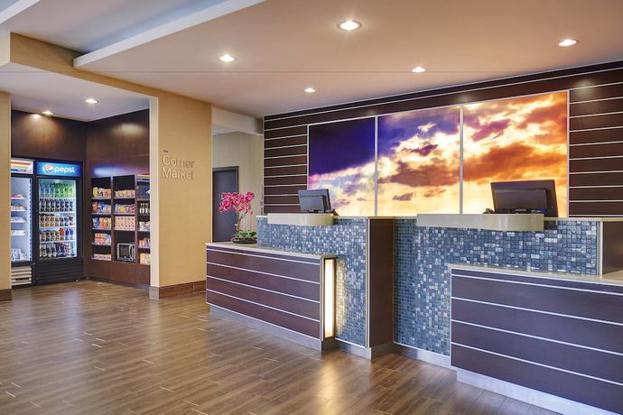 Imagen de los interiores del Hotel Fairfield Inn & Suites By Marriott San Diego Carls. Foto 20