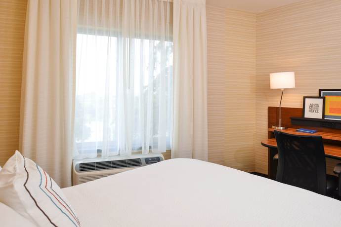 Imagen de la habitación del Hotel Fairfield Inn & Suites By Marriott Santa Cruz. Foto 6