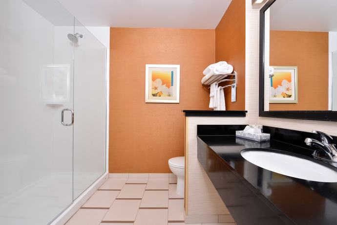 Imagen de la habitación del Hotel Fairfield Inn & Suites By Marriott Santa Cruz. Foto 17