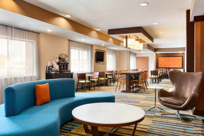 Imagen de los interiores del Hotel Fairfield Inn & Suites By Marriott Toledo Maumee. Foto 16