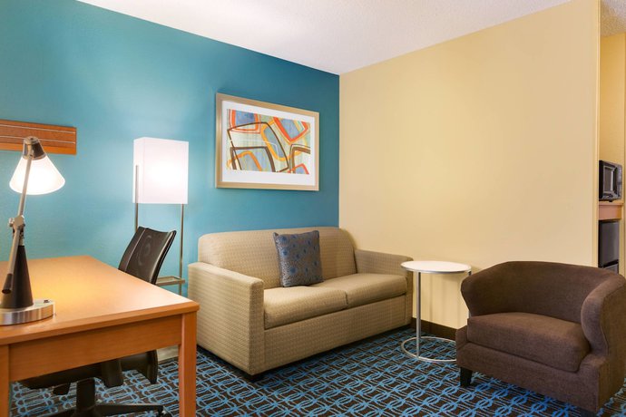 Imagen de la habitación del Hotel Fairfield Inn & Suites By Marriott Toledo Maumee. Foto 9