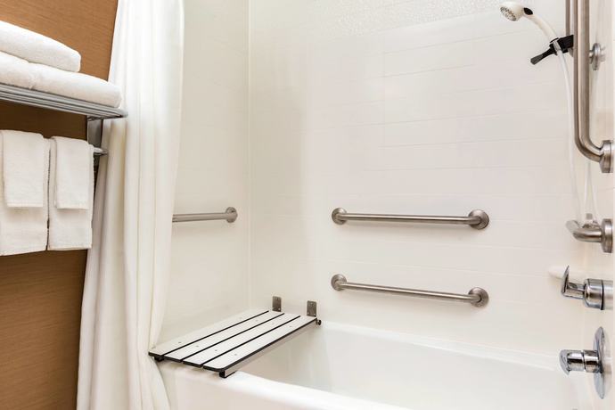 Imagen de la habitación del Hotel Fairfield Inn & Suites By Marriott Toledo Maumee. Foto 10