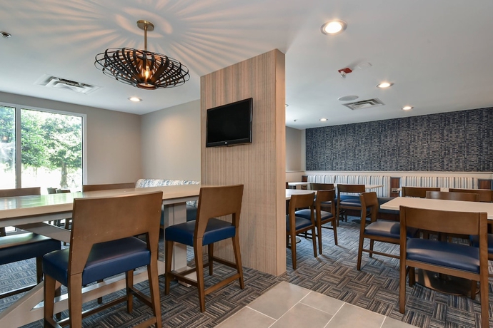 Imagen del bar/restaurante del Hotel Fairfield Inn & Suites Charlotte Arrowood. Foto 6