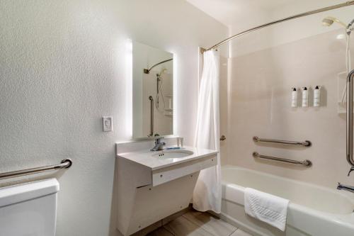 Imagen general del Hotel Fairfield Inn & Suites Cherokee. Foto 6