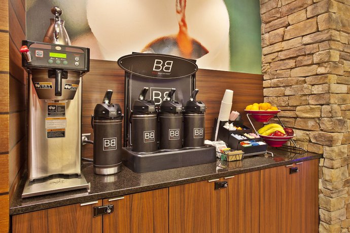 Imagen del bar/restaurante del Hotel Fairfield Inn & Suites Chicago Southeast/hammond. Foto 3