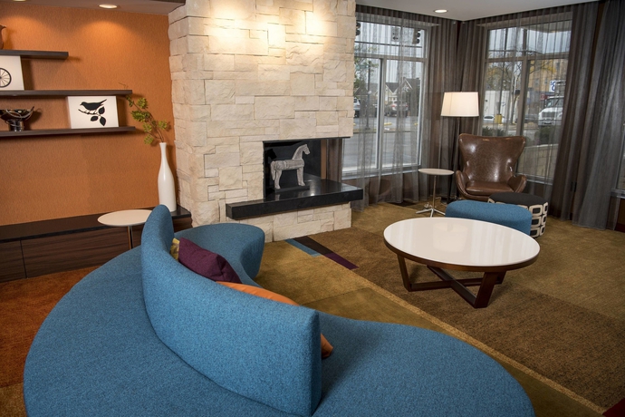 Imagen de los interiores del Hotel Fairfield Inn & Suites Cincinnati Uptown/University Area. Foto 17