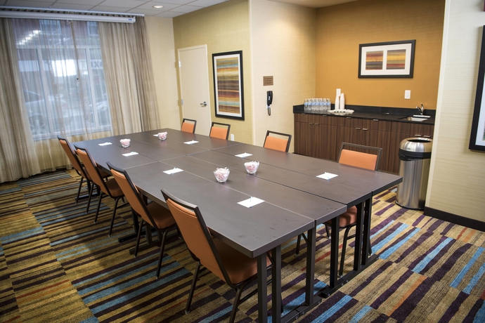 Imagen de los interiores del Hotel Fairfield Inn & Suites Cincinnati Uptown/University Area. Foto 18
