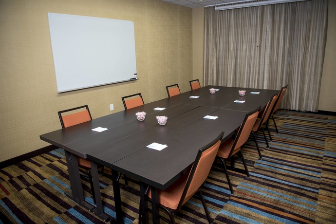 Imagen de los interiores del Hotel Fairfield Inn & Suites Cincinnati Uptown/University Area. Foto 19