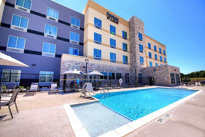 Imagen de los interiores del Hotel Fairfield Inn & Suites Dallas Cedar Hill. Foto 18