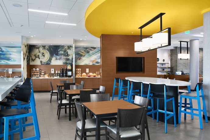 Imagen del bar/restaurante del Hotel Fairfield Inn & Suites Daytona Beach Speedway/Airport. Foto 2