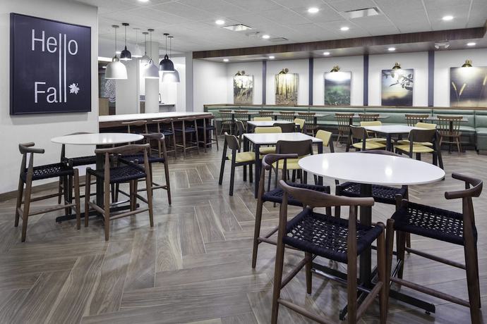Imagen del bar/restaurante del Hotel Fairfield Inn & Suites Fort Morgan. Foto 8