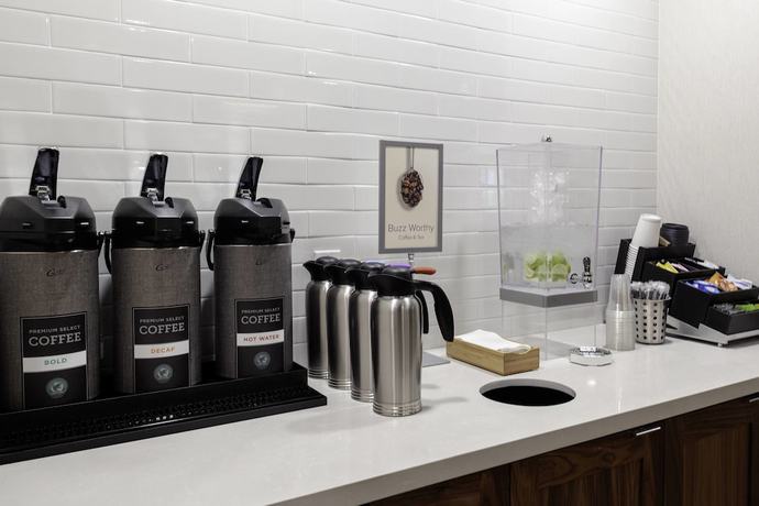 Imagen del bar/restaurante del Hotel Fairfield Inn & Suites Fort Morgan. Foto 9