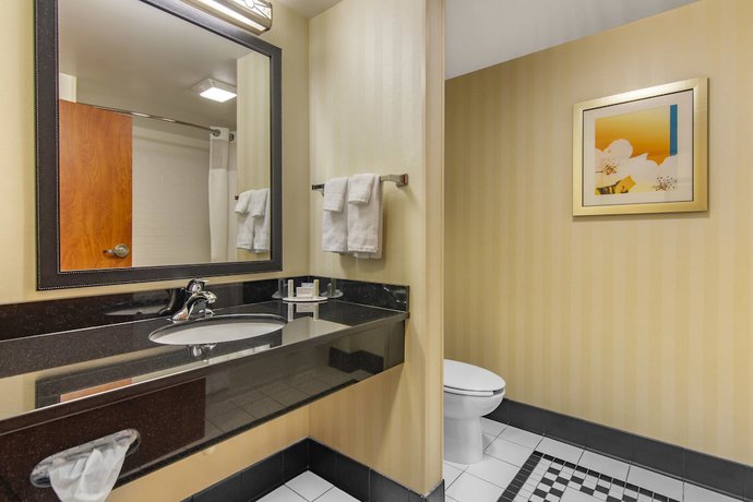 Imagen de la habitación del Hotel Fairfield Inn & Suites Hooksett. Foto 6