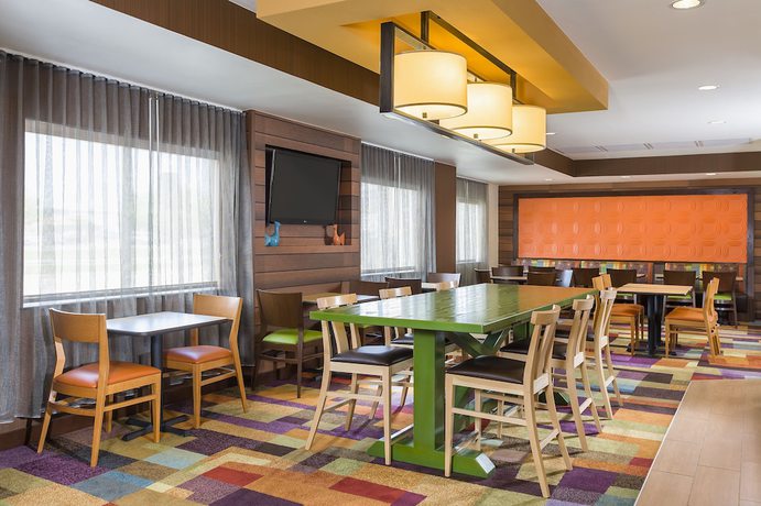 Imagen del bar/restaurante del Hotel Fairfield Inn & Suites Jackson, Jackson. Foto 3