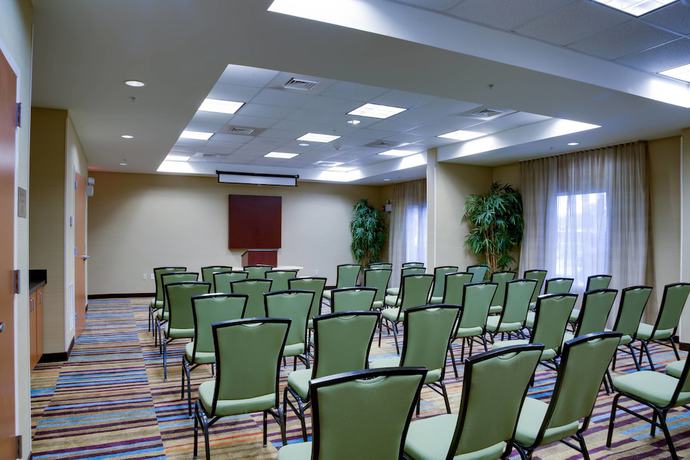 Imagen de los interiores del Hotel Fairfield Inn & Suites Lake City. Foto 9