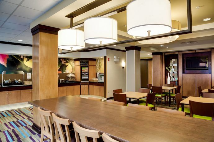 Imagen de los interiores del Hotel Fairfield Inn & Suites Lake City. Foto 10