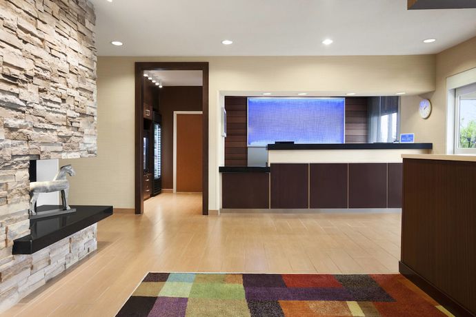 Imagen de los interiores del Hotel Fairfield Inn & Suites Lansing West. Foto 12