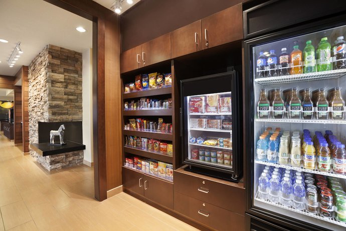 Imagen del bar/restaurante del Hotel Fairfield Inn & Suites Lansing West. Foto 2