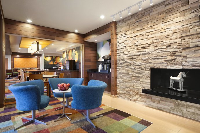 Imagen de los interiores del Hotel Fairfield Inn & Suites Lansing West. Foto 15