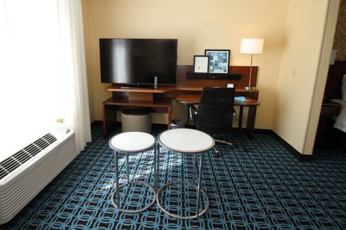 Imagen de la habitación del Hotel Fairfield Inn & Suites London. Foto 3