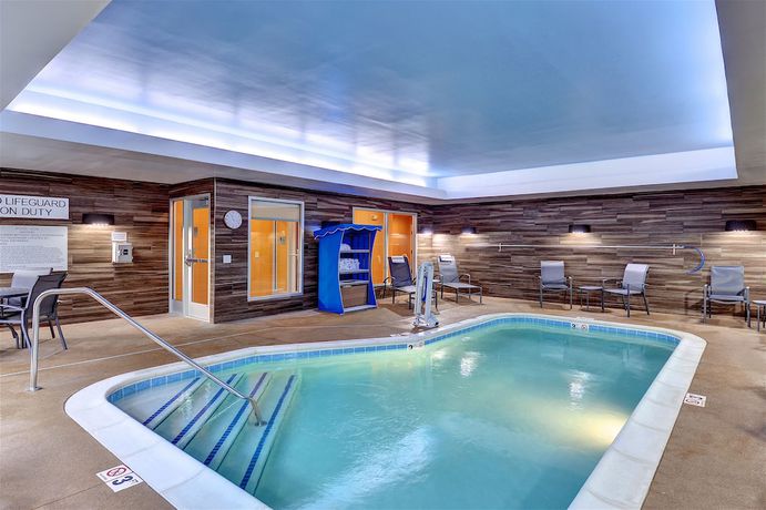 Imagen de la piscina del Hotel Fairfield Inn & Suites Nashville MetroCenter. Foto 20