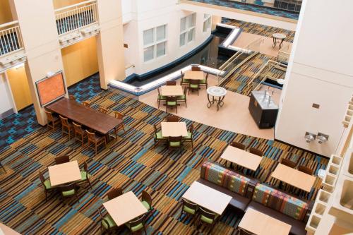 Imagen general del Hotel Fairfield Inn & Suites Oakland Hayward. Foto 3