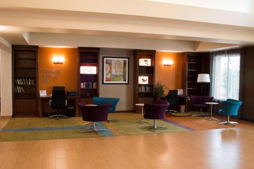 Imagen general del Hotel Fairfield Inn & Suites Oakland Hayward. Foto 7