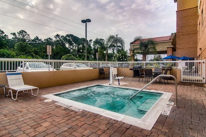 Imagen de la piscina del Hotel Fairfield Inn & Suites Palm Coast I-95. Foto 20