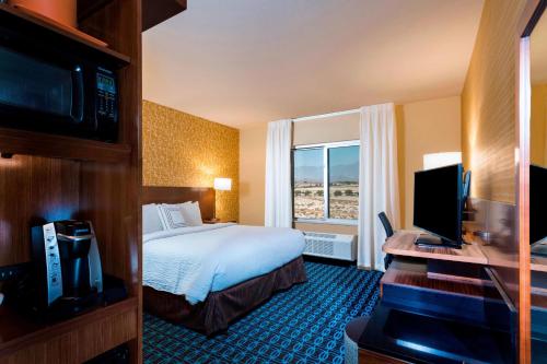 Imagen de la habitación del Hotel Fairfield Inn & Suites Palm Desert Coachella Valley. Foto 16